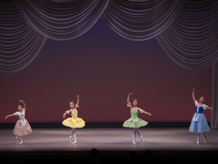 上級クラス（中学生以上）発表会の様子